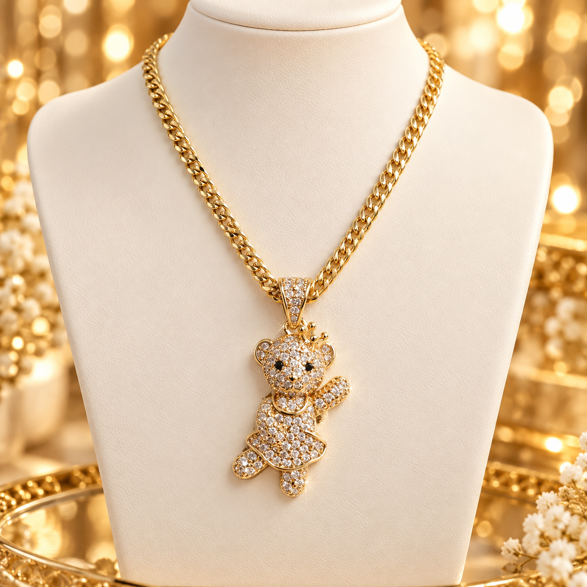 Cadena de 18 pulgadas con dije osita princesa y zirconias en oro laminado 14k