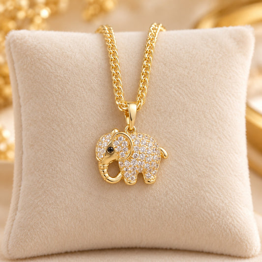 Collar con dije de elefante y piedras brillantes