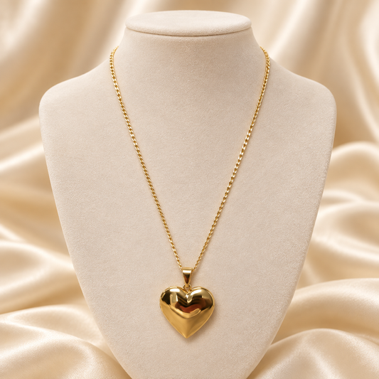 Relicario de corazón liso cerrado en oro laminado 14k con cadena de 18 pulgadas