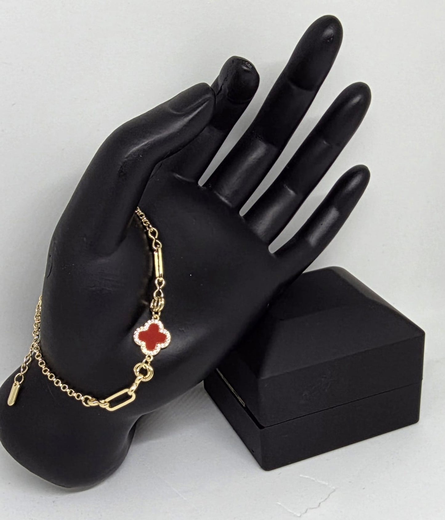 Pulsera 4 Hojas Roja Corta | Oro Laminado 14K