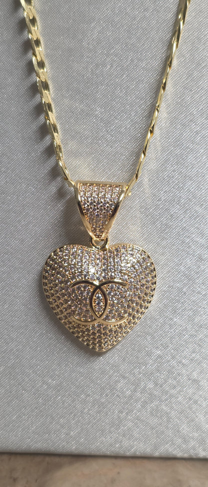 Dije de Corazón con Zirconias + Cadena 24”