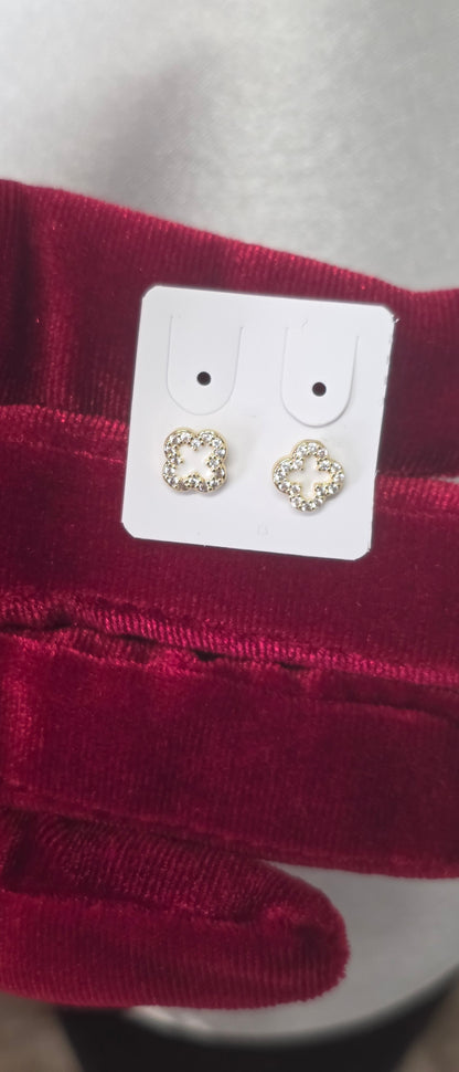Pantallas Trébol Blanco con Zirconias | Oro Laminado 14K